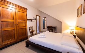 Theo'S Rooms